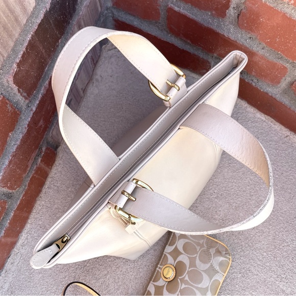 VTG🌻 COACH Waverly Buckle Leather Tote Bag with Zip Wristlet in Ivory/Sunflower - Picture 8 of 16